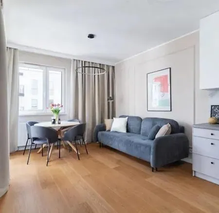 Jetset Airport Apartament *
